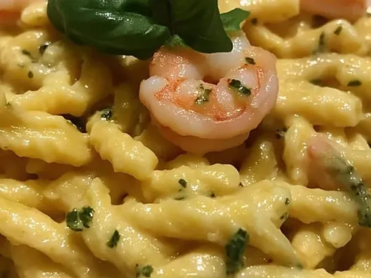 Carbonara di zucchine e gamberetti