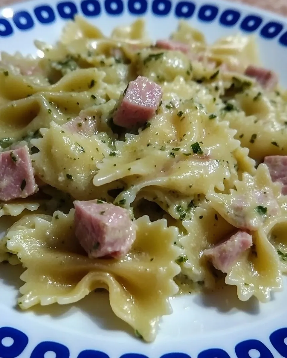 Farfalle con zucchine, prosciutto cotto e galbanino