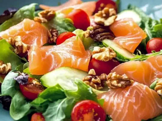 Insalata di Salmone Affumicato, Mango e Avocado
