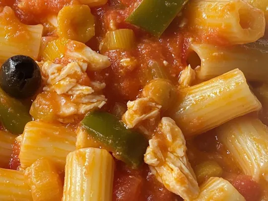 Paccheri con baccalu00e0, olive nere e capperi