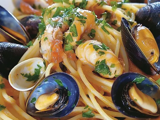 Spaghetti con Cozze e Vongole