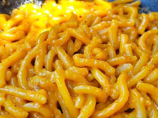 Strozzapreti Zafferano e Salsiccia