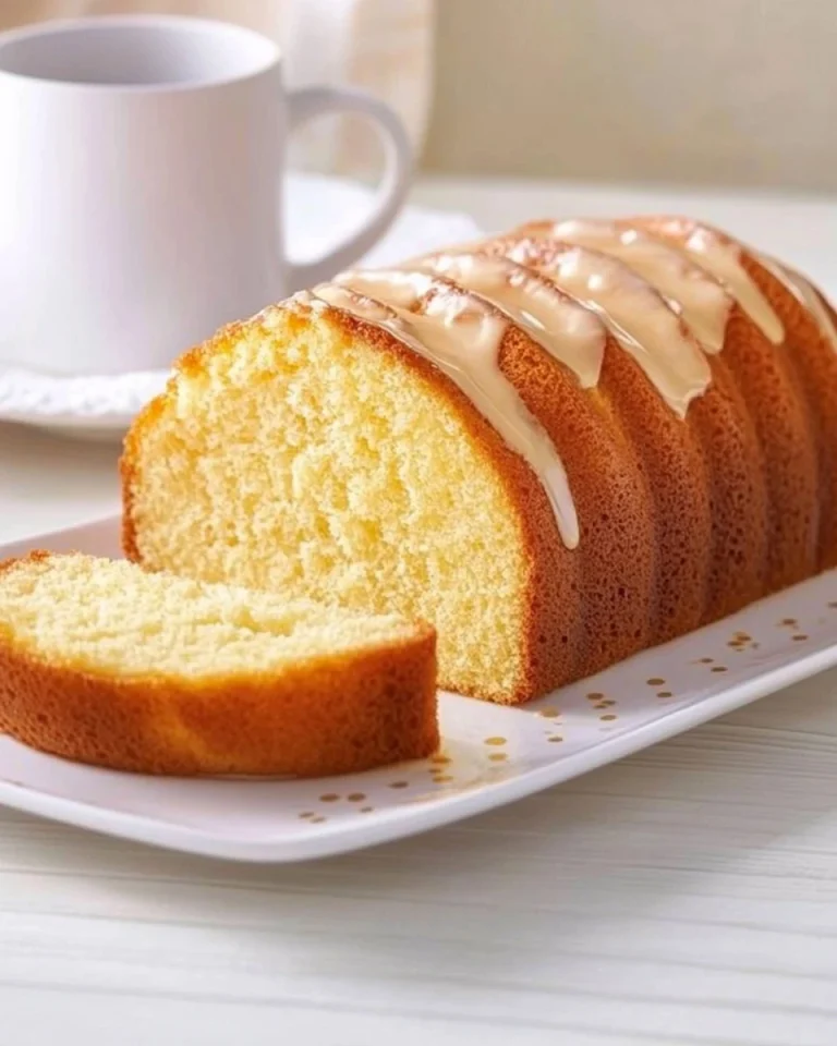 Plumcake super soffice appena sfornato, delizioso e morbido