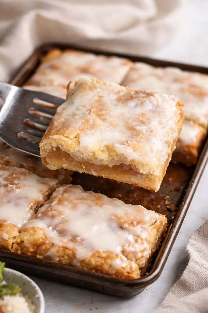 Biscotti di Chicago freschi su un piatto decorativo